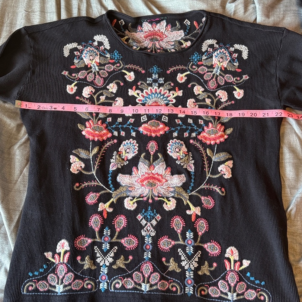 Johnny Was Sz L Black Floral Embroidered Cotton Sweater GUC B1015 no tag - Picture 6 of 8